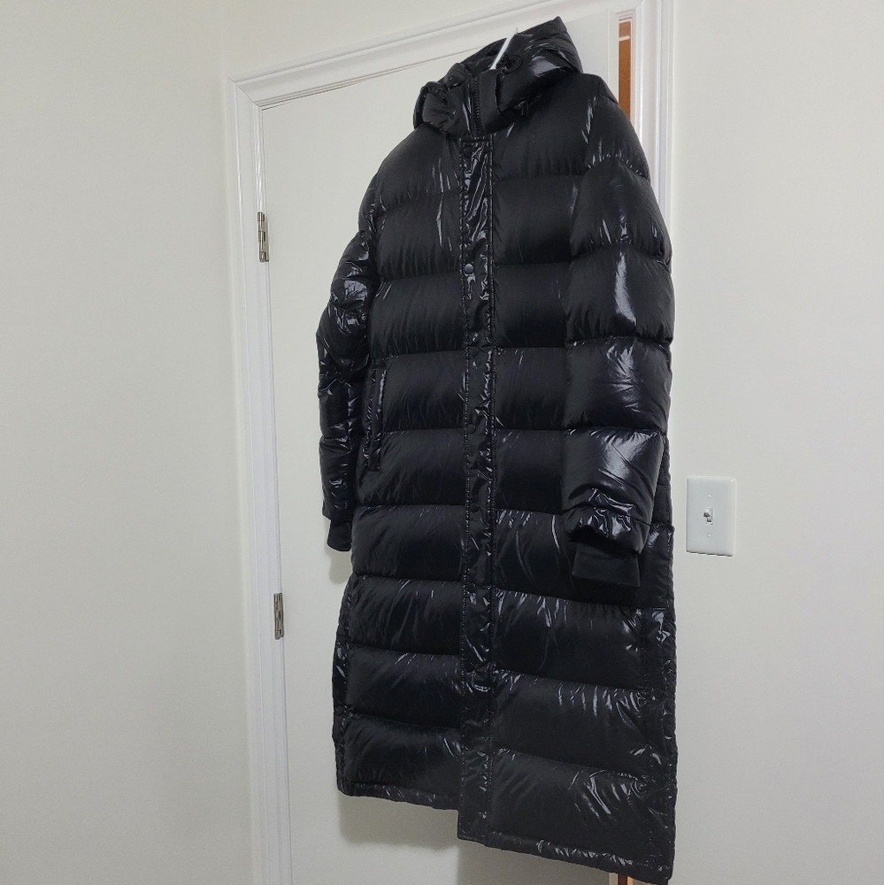 TNA SUPER PUFF LONG WOMEN'S MEDIUM SHINY BLACK